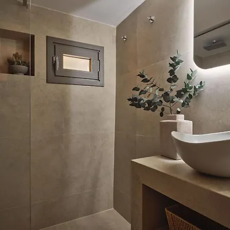 Aloni Apartment, By Zantewize *